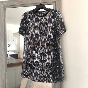 TopShop size 8 bright pattern mini dress, short sleeve, super light & airy!!